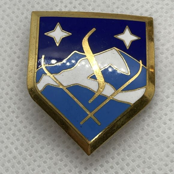 Vintage Lot of 5 Military Pin Coast Guard ROTC Gold Tone Lapel Pin USO - Picture 3 of 10